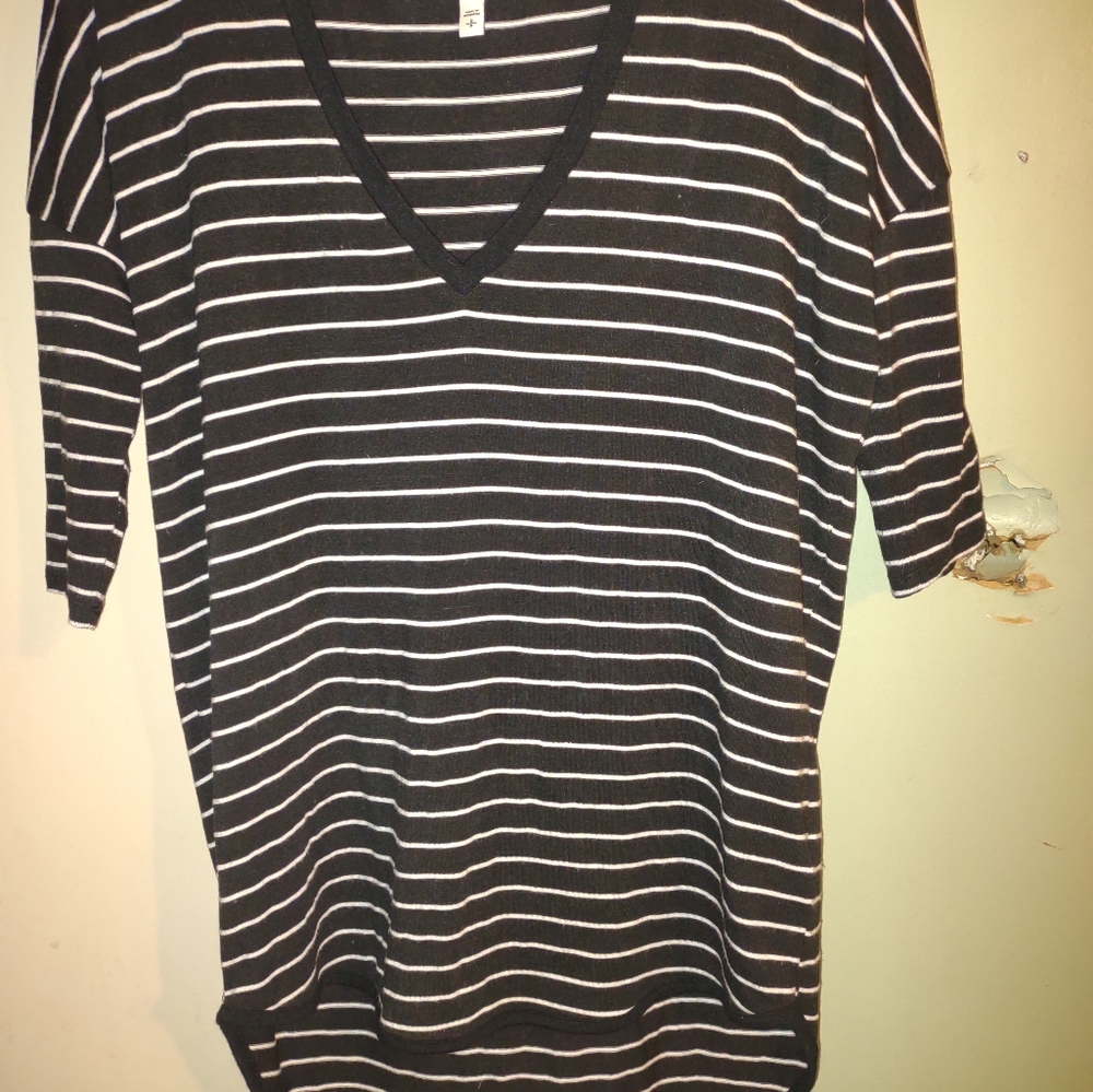 Woman's Express Low Swoop Shirt Size Small